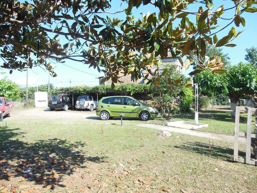 Helonata Apartments อาร์คูดี ภายนอก รูปภาพ