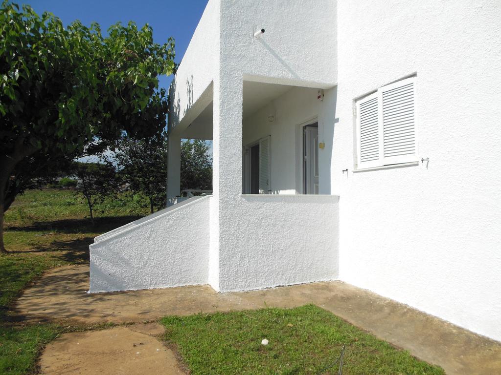 Helonata Apartments อาร์คูดี ภายนอก รูปภาพ