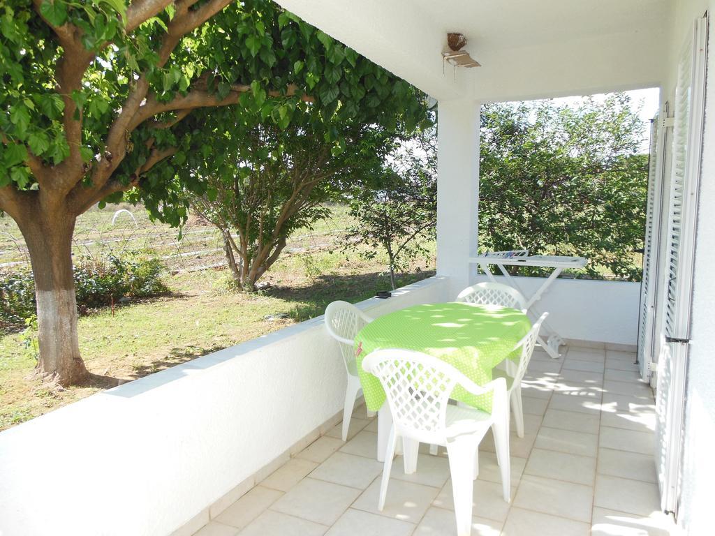 Helonata Apartments อาร์คูดี ภายนอก รูปภาพ