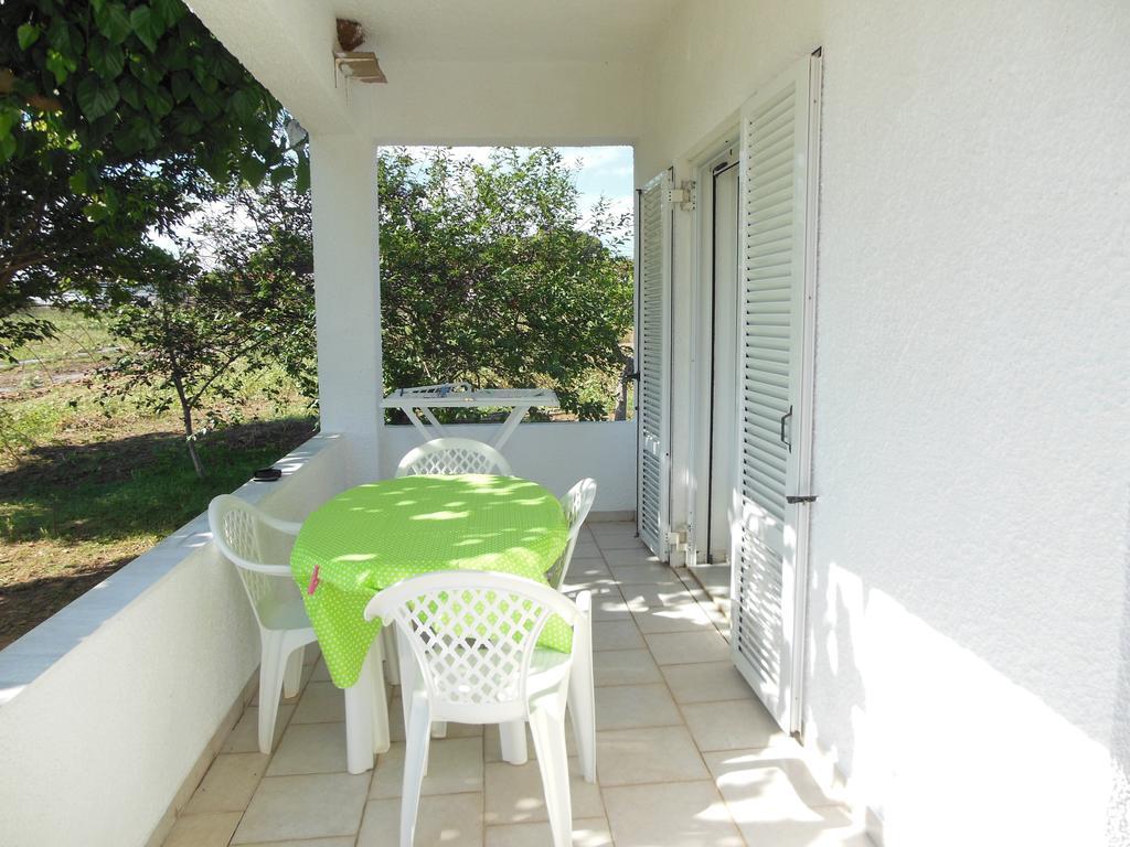 Helonata Apartments อาร์คูดี ภายนอก รูปภาพ