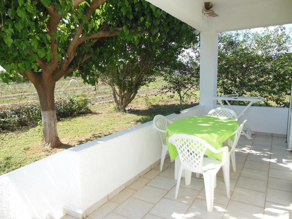 Helonata Apartments อาร์คูดี ภายนอก รูปภาพ