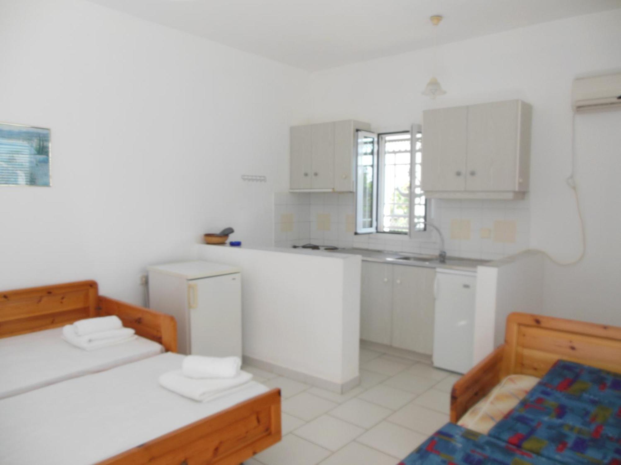 Helonata Apartments อาร์คูดี ภายนอก รูปภาพ
