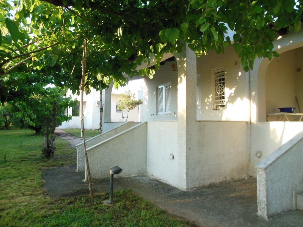 Helonata Apartments อาร์คูดี ภายนอก รูปภาพ