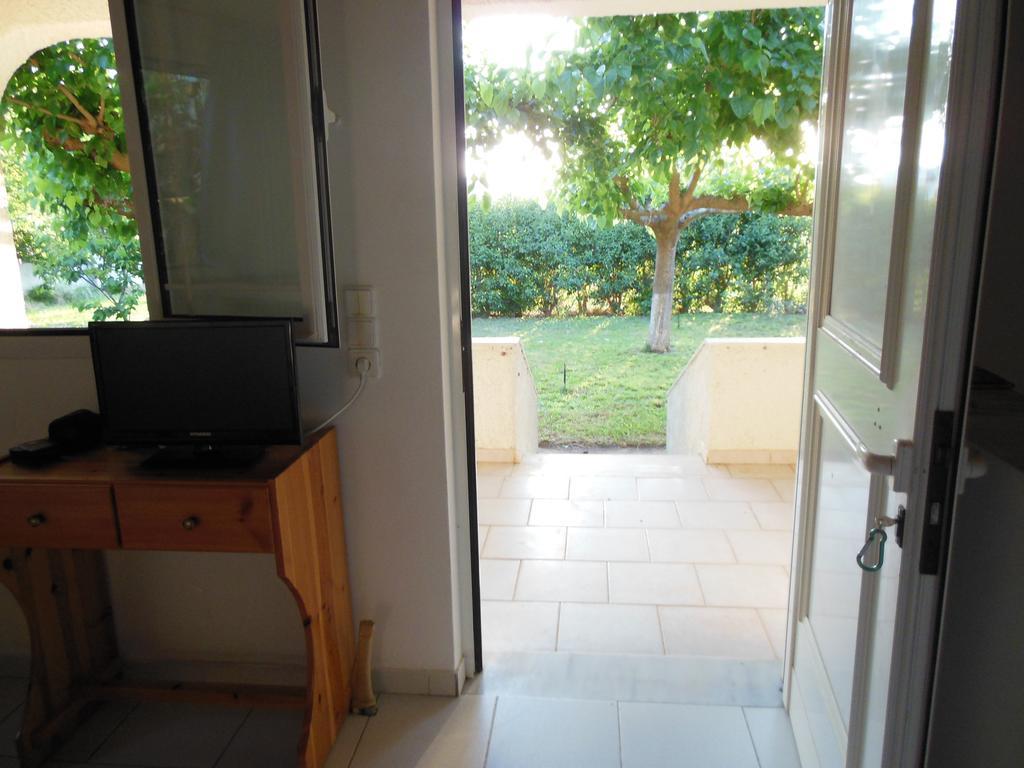 Helonata Apartments อาร์คูดี ภายนอก รูปภาพ