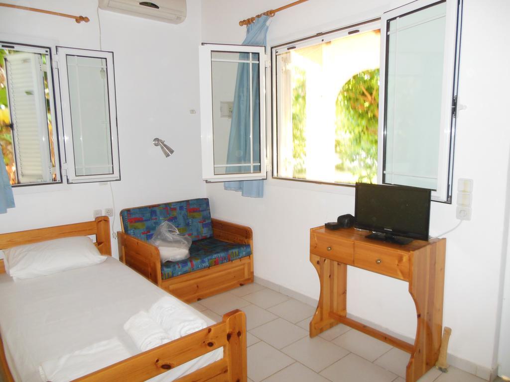 Helonata Apartments อาร์คูดี ภายนอก รูปภาพ