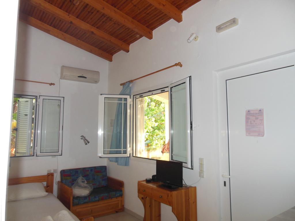 Helonata Apartments อาร์คูดี ภายนอก รูปภาพ